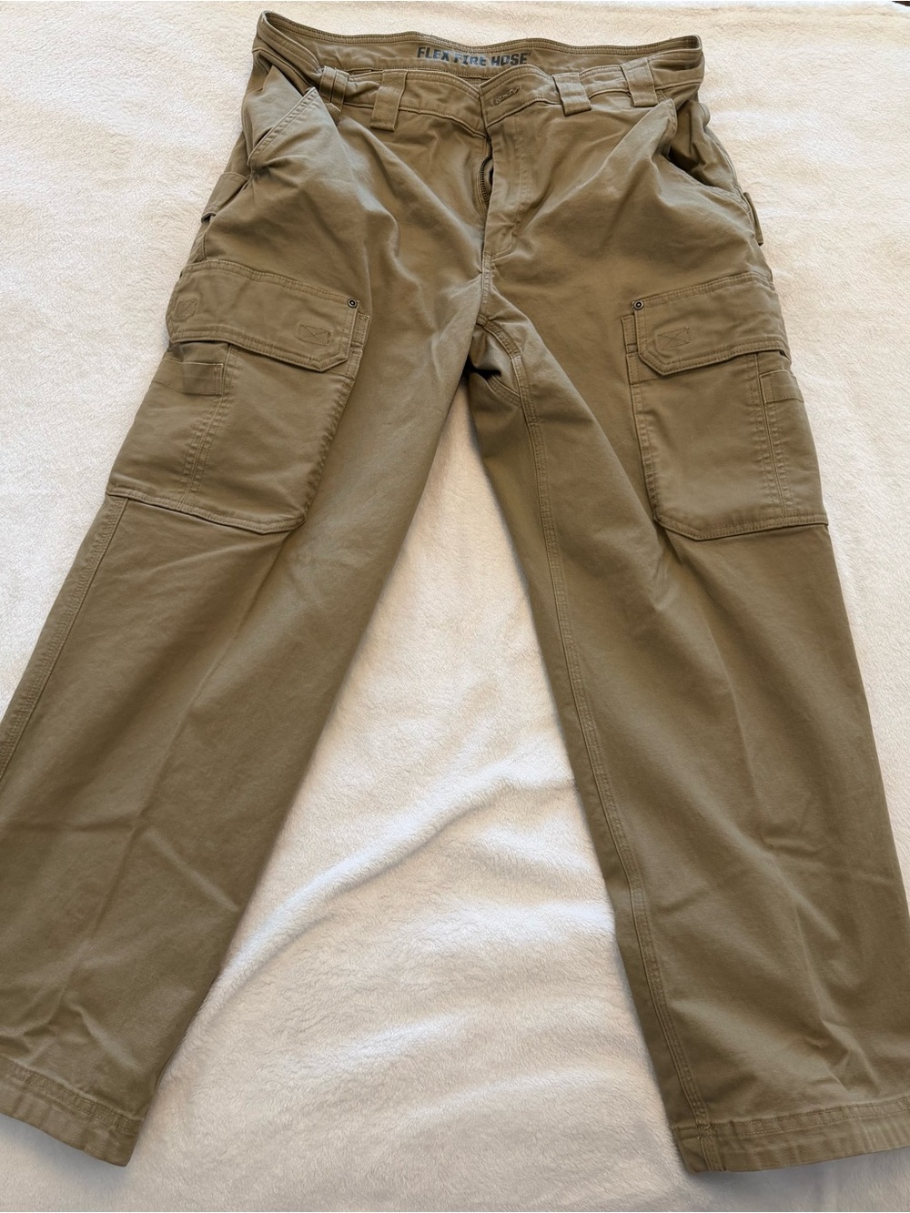 Duluth Trading Co Olive Cargo Pants with Multiple Utility Pockets